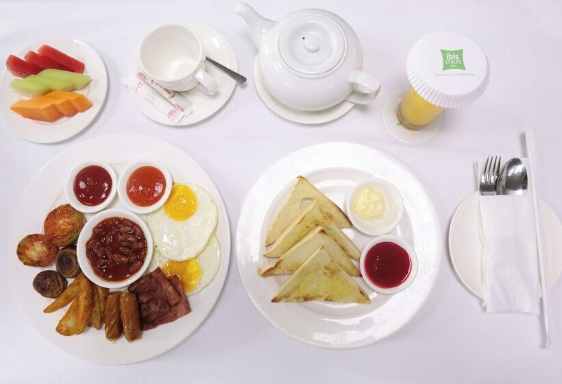 هتل Ibis Styles Bekasi Jatibening