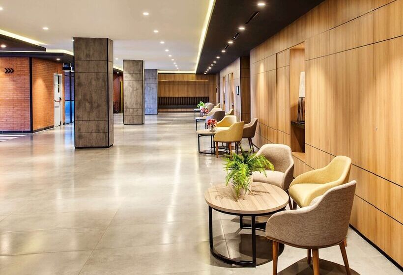 هتل Ibis Styles Bekasi Jatibening