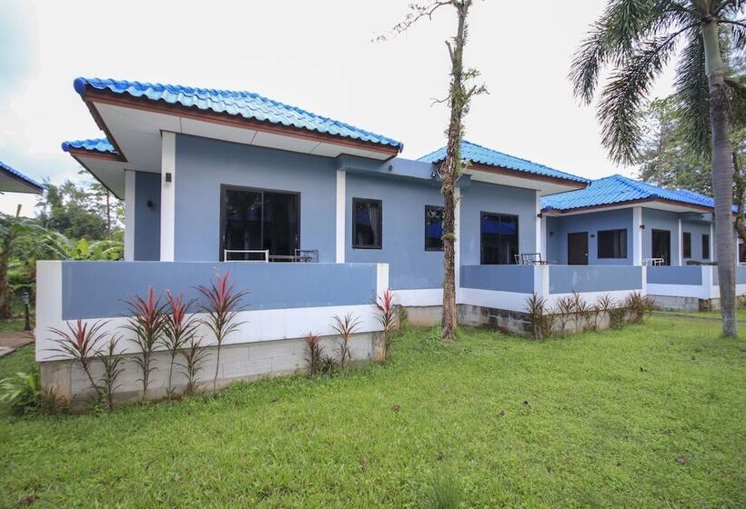 هتل Capital O75345 Praewa Villas Naiyang Phuket
