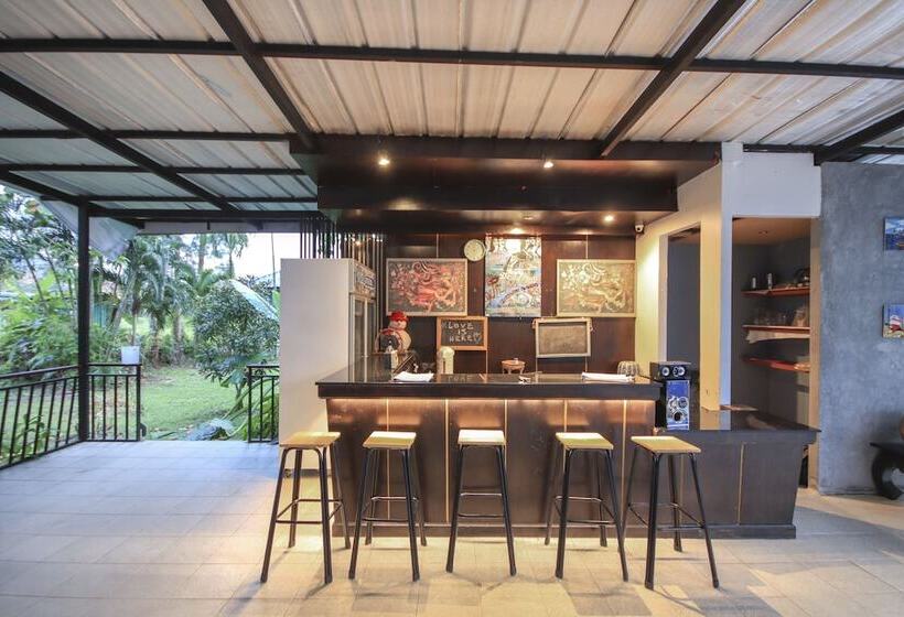 هتل Capital O75345 Praewa Villas Naiyang Phuket