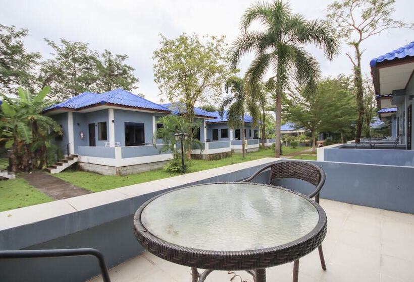 هتل Capital O75345 Praewa Villas Naiyang Phuket