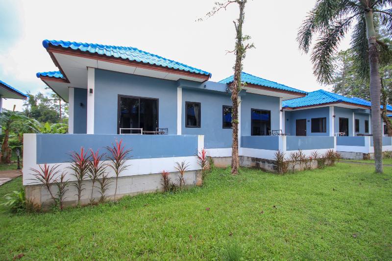هتل Capital O75345 Praewa Villas Naiyang Phuket