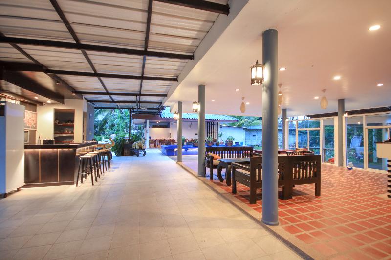 هتل Capital O75345 Praewa Villas Naiyang Phuket