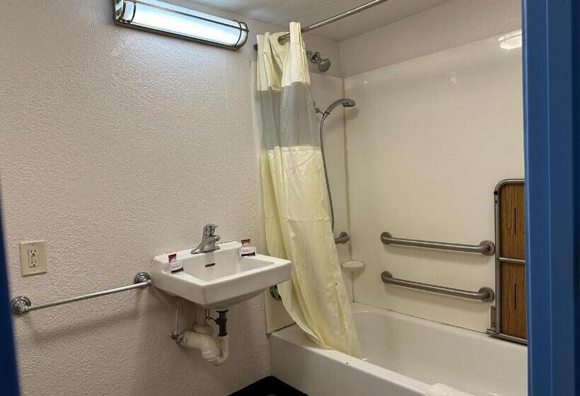 هتل American Inn & Suites Bishop Airport Flint