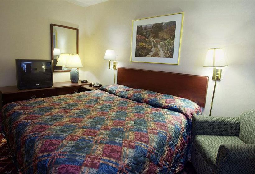 Отель Americas Best Value Inn-Detroit Dearborn