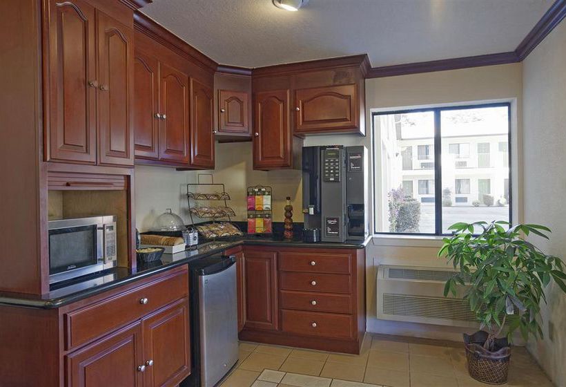Отель Americas Best Value Inn & Suites - Wine Country