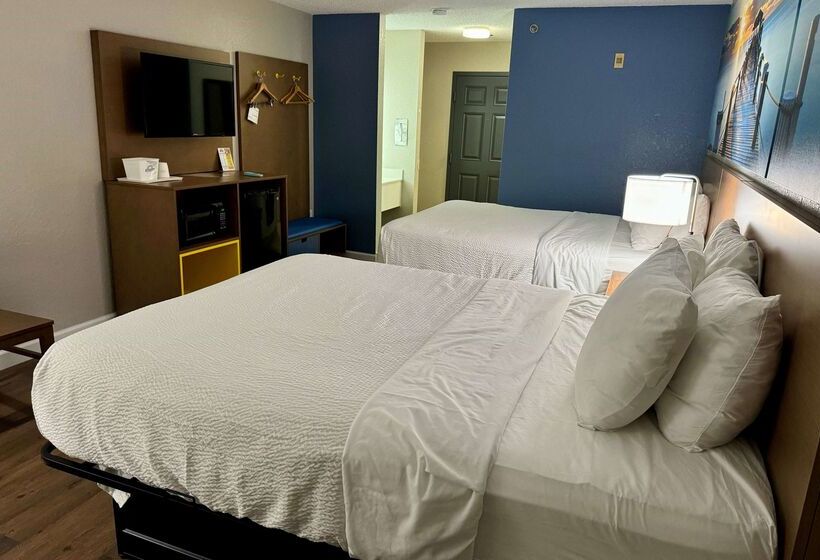 בית מלון כפרי Days Inn By Wyndham Sarasota I75