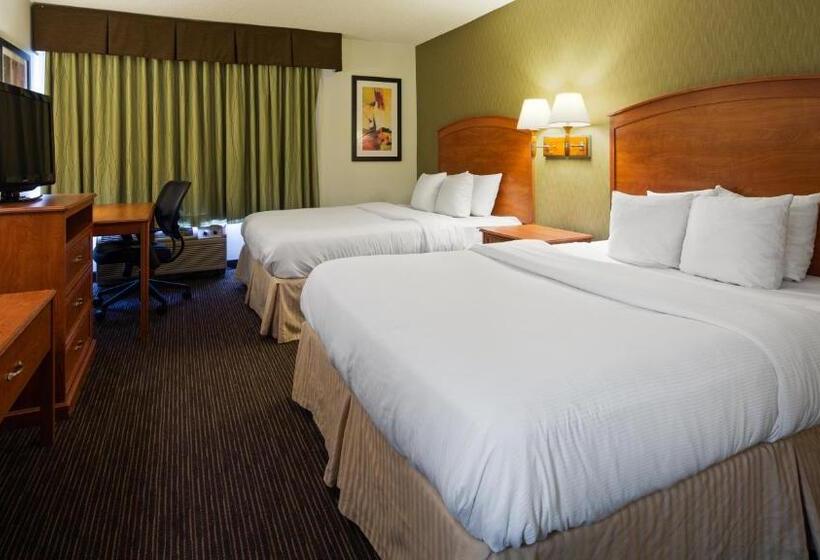 هتل Spark By Hilton Denver International Airport