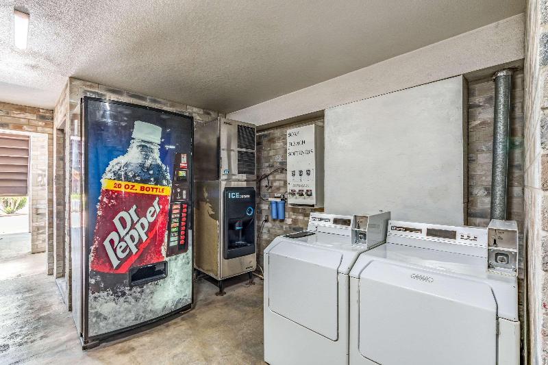 ホテル Quality Inn I 10 East Near Frost Bank Center