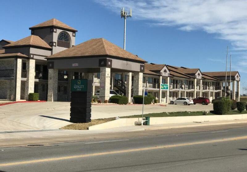 ホテル Quality Inn I 10 East Near Frost Bank Center