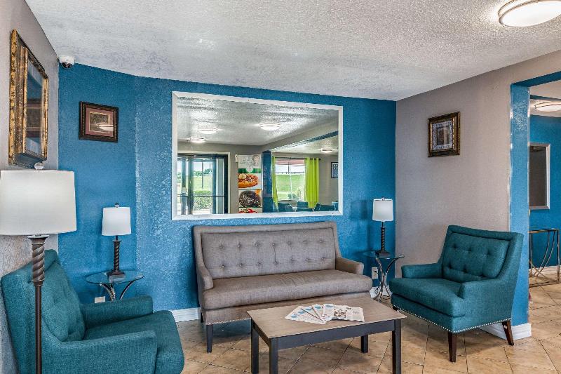 ホテル Quality Inn I 10 East Near Frost Bank Center