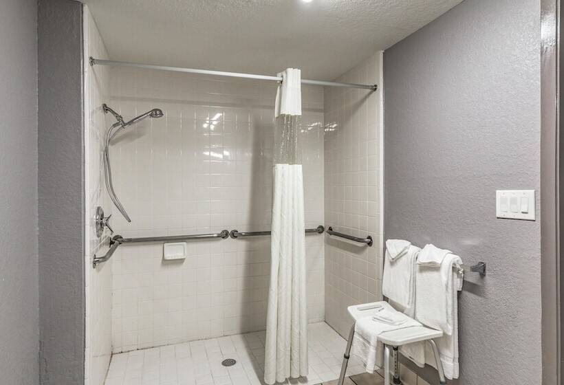 ホテル Quality Inn I 10 East Near Frost Bank Center