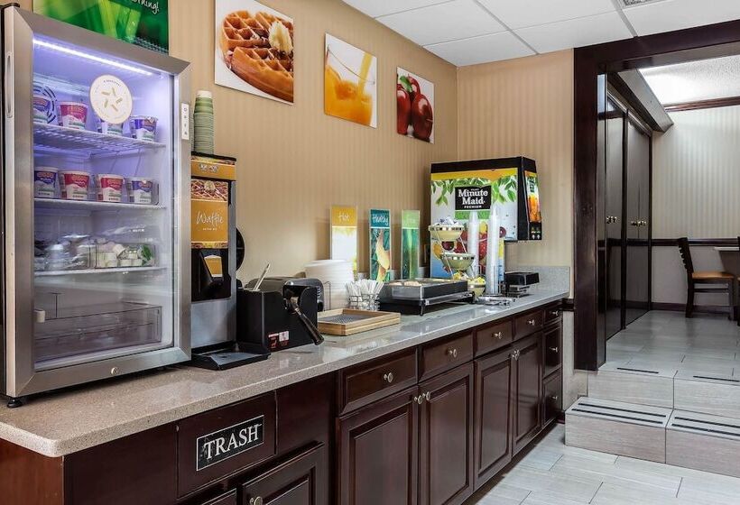 ホテル Quality Inn & Suites Mooresvillelake Norman