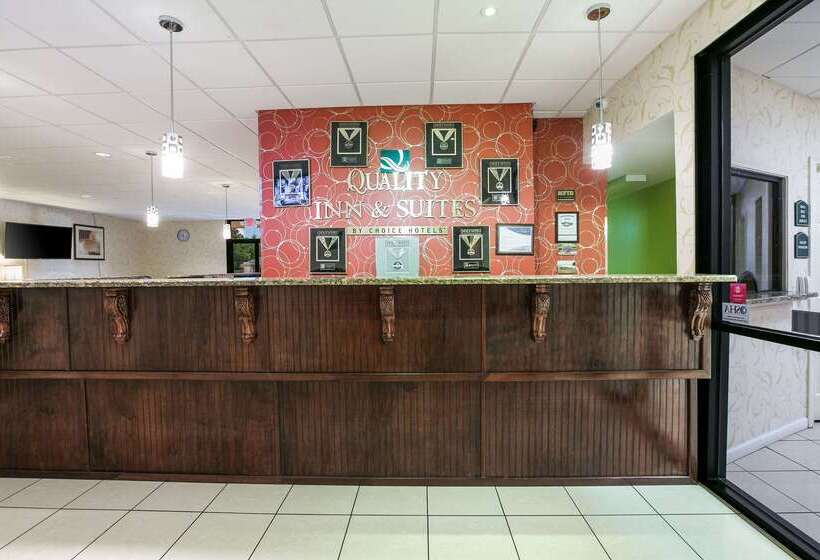 فندق Quality Inn & Suites Near Lake Eufaula