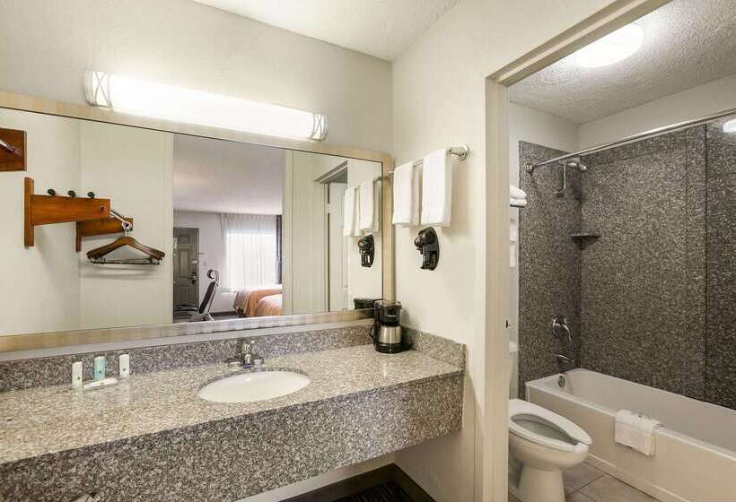 فندق Quality Inn & Suites Near Lake Eufaula