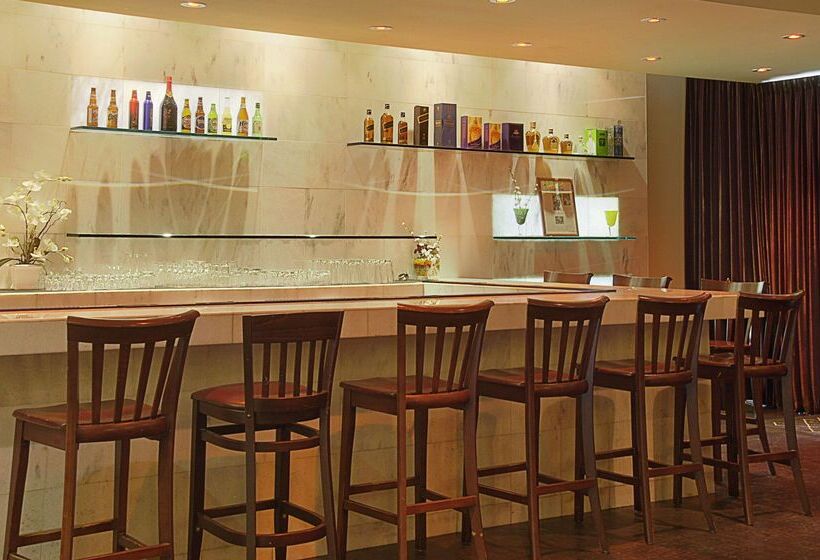 فندق Ramada By Wyndham Los Angeles/wilshire Center