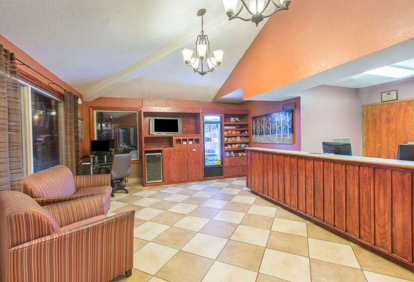 هتل Ramada By Wyndham Maggie Valley