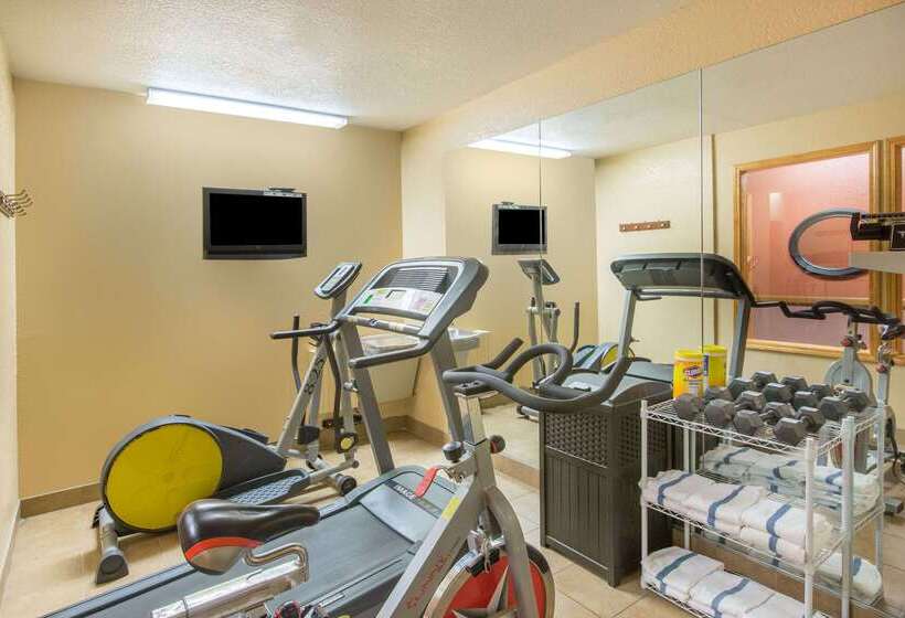 هتل Ramada By Wyndham Maggie Valley