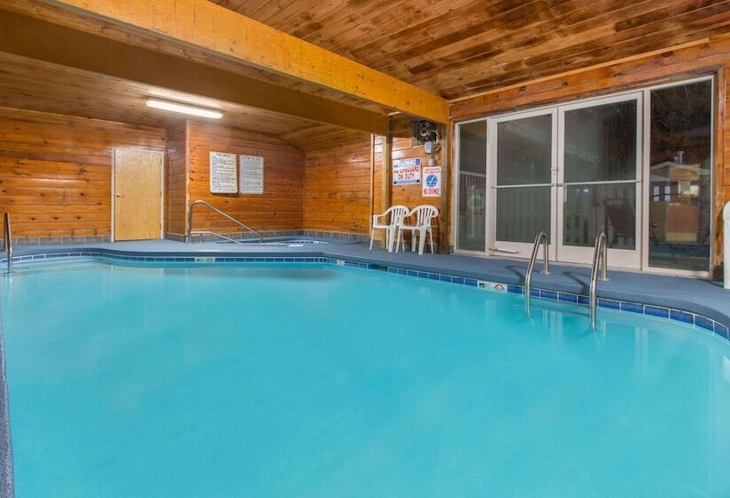 هتل Ramada By Wyndham Maggie Valley