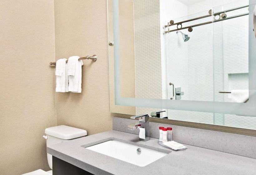 فندق Ramada By Wyndham Marina Del Rey