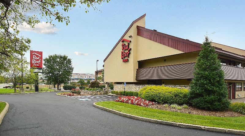 Отель Red Roof Inn Louisville East Hurstbourne
