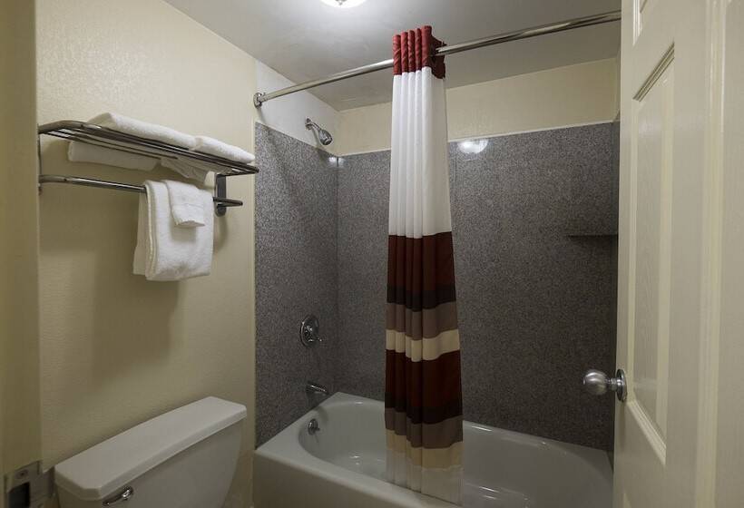 هتل Red Roof Inn Virginia Beach  Norfolk Airport