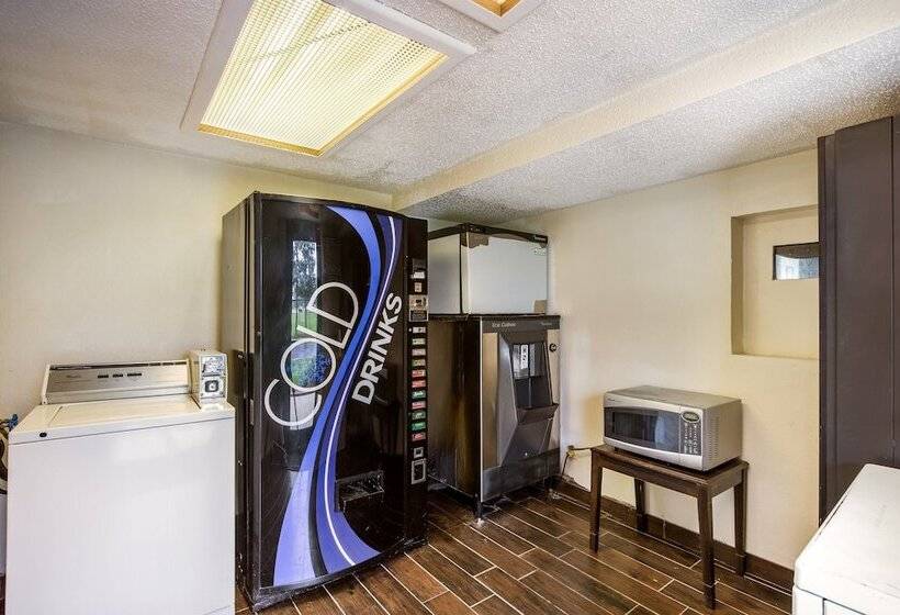 مُتل Red Roof Inn Saginaw – Frankenmuth