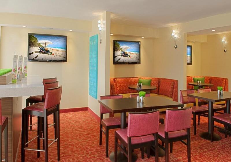 Курорт Courtyard By Marriott Key Largo