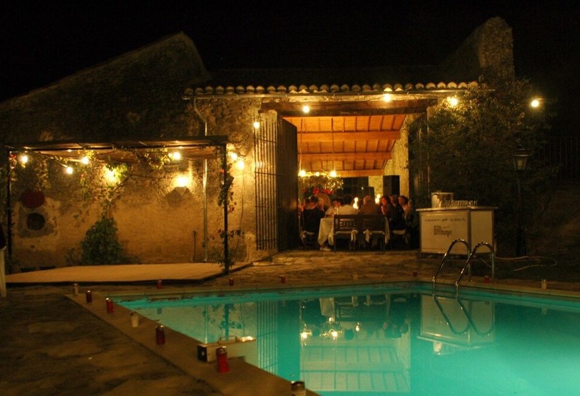 Château Le Combet  Gîte Le Petit Donjon