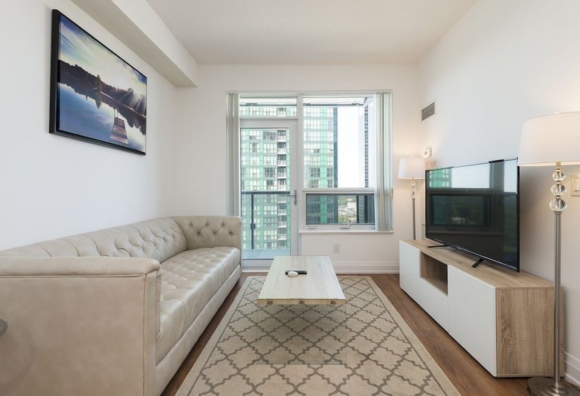 בית מלון כפרי Metropolis Suites  Yonge Sheppard