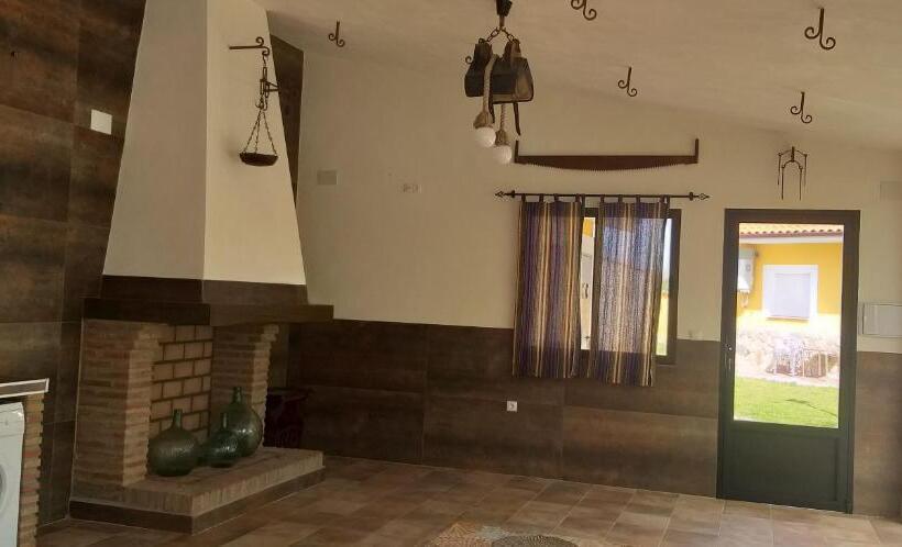 بنسيون La Posada Hípica