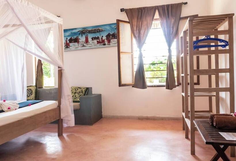 Raha Lodge