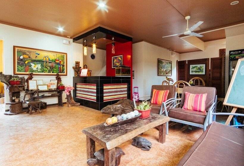 فندق Reddoorz Near Robinsons Puerto Princesa