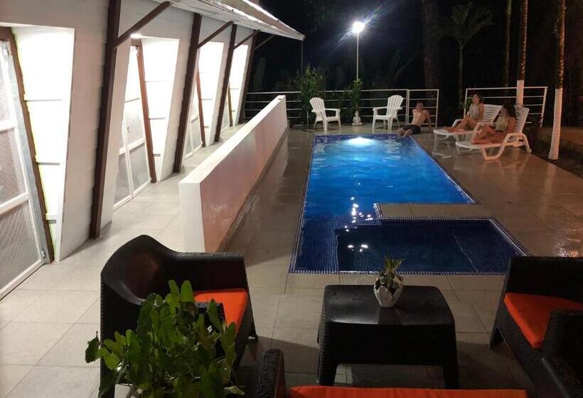 فندق Ballena Dorada Lodge