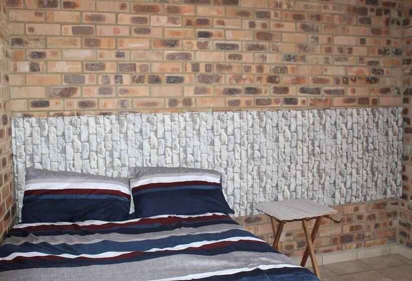 פנסיון Lily Villa Country Lodge