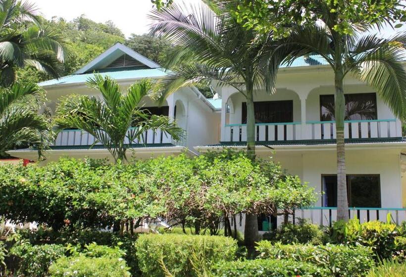 Evergreen Apartments