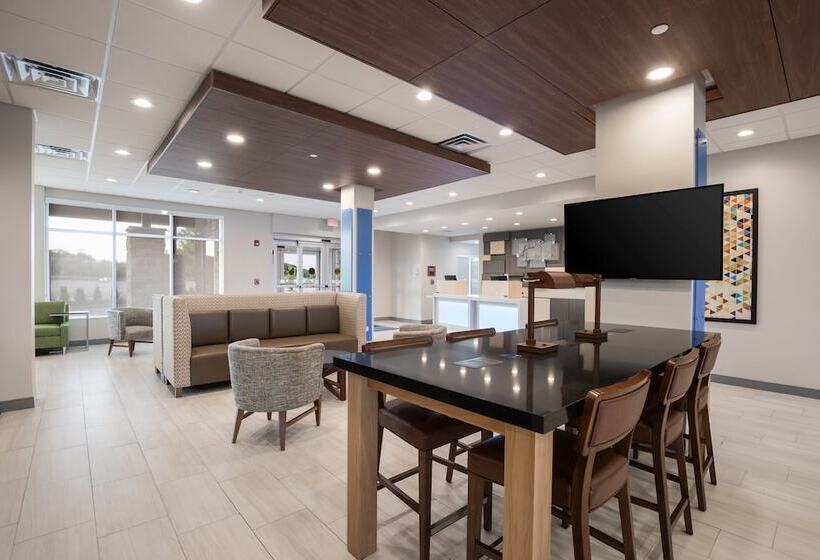 בית מלון כפרי Holiday Inn Express & Suites Chicago   Hoffman Estates, An Ihg