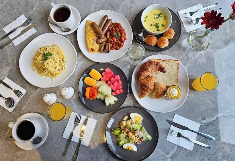 בית מלון כפרי Mangkuluhur Residences By Lorin