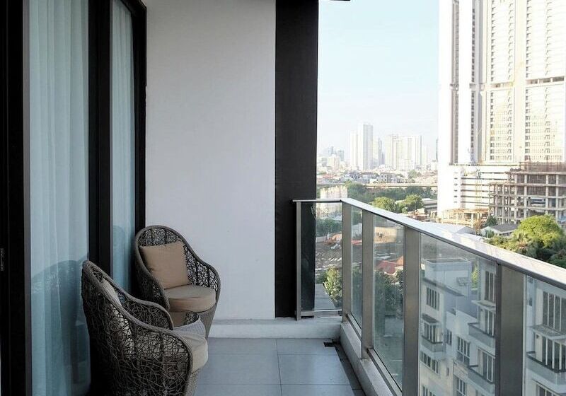 בית מלון כפרי Mangkuluhur Residences By Lorin