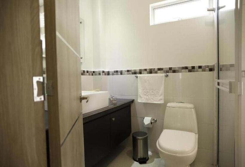 هتل On Apartasuites