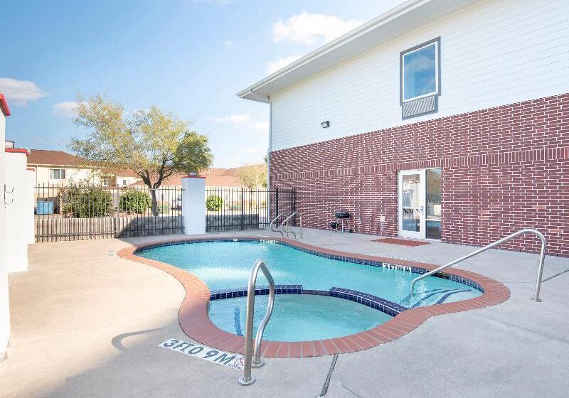 호텔 Oyo Townhouse Clute Lake Jackson