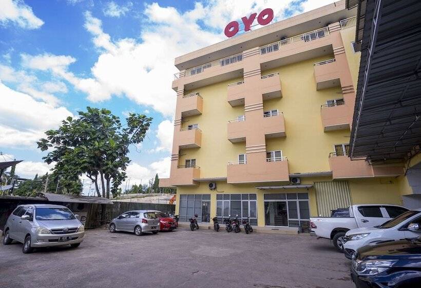 هتل Oyo 2695 D Es Guest House