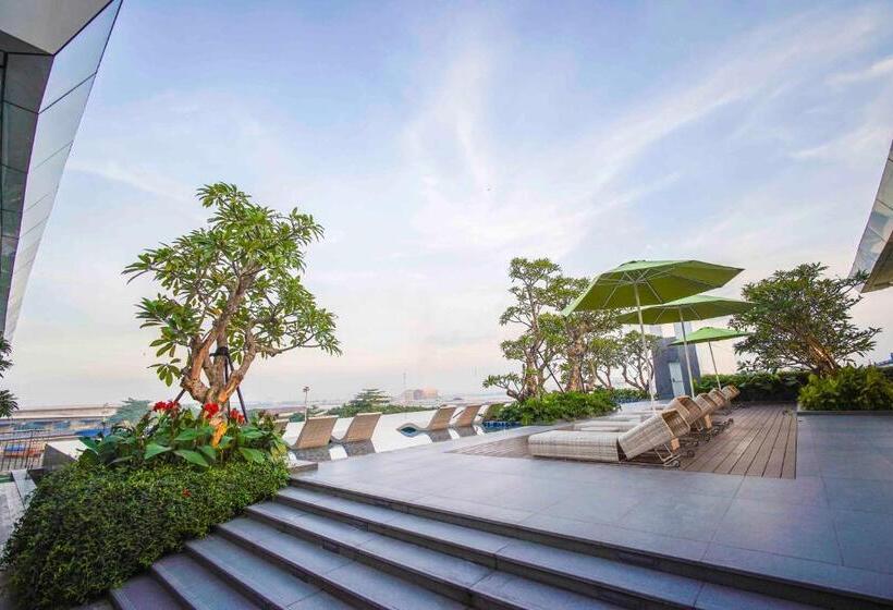 Nuanza Hotel & Convention Cikarang