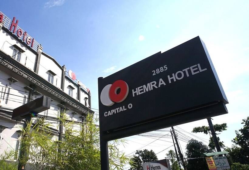 هتل Collection O 2885 Hemra