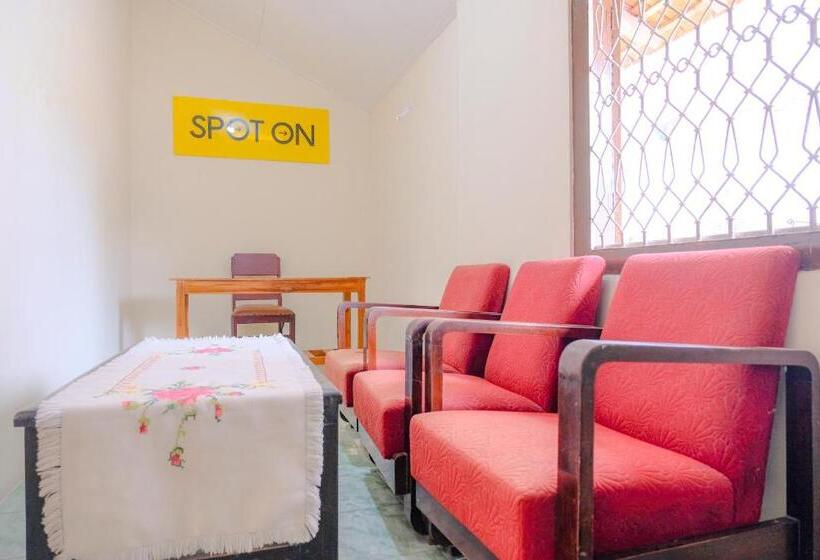 בית מלון כפרי Spot On 2826 Panderman Residence