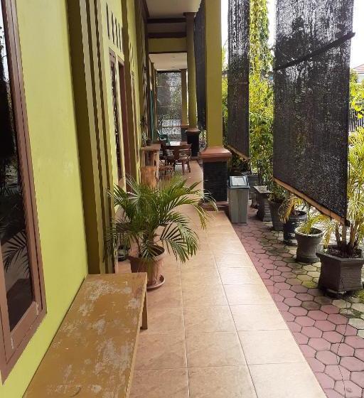 هتل Spot On 2846 Kost Faza