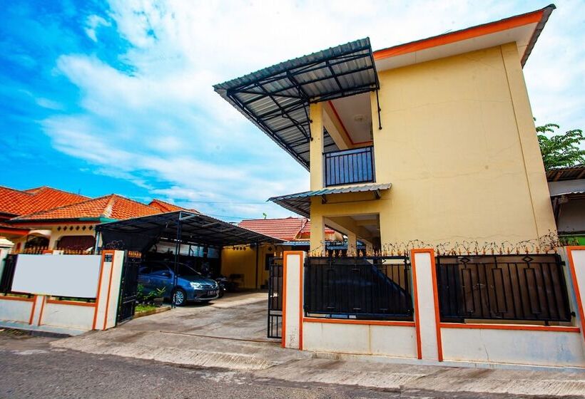 فندق Spot On 2875 Kost Pandawa Syariah