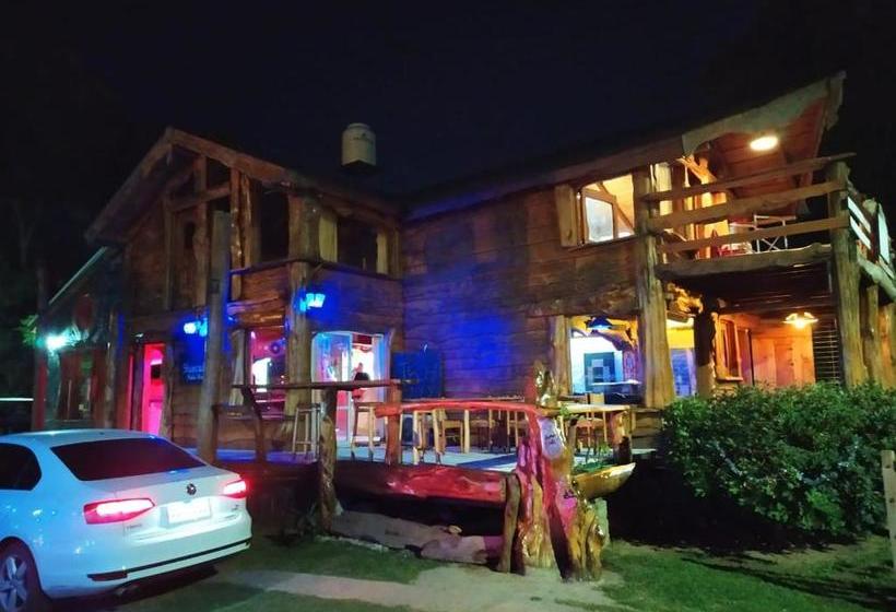 ユースホステル Huecubu Public House