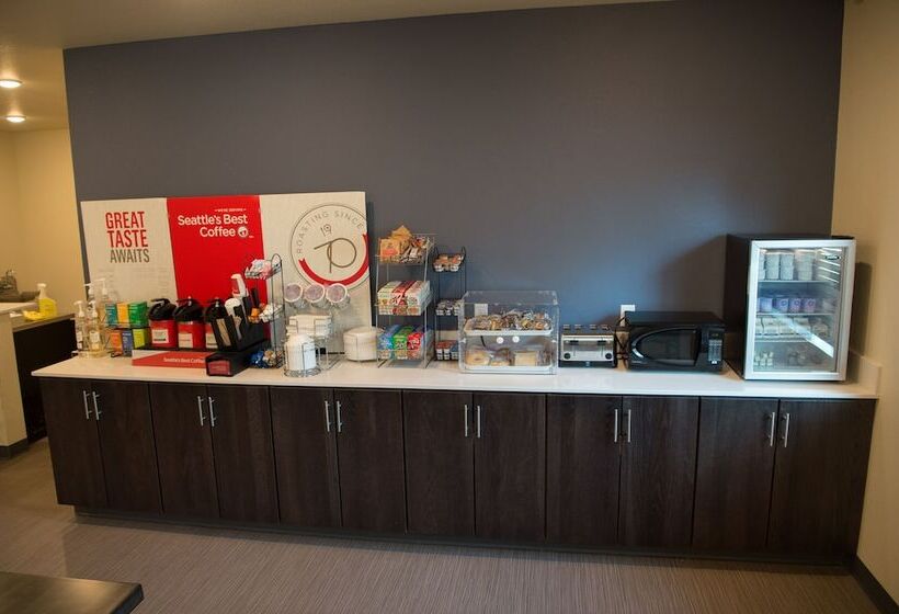 فندق Cobblestone Inn & Suites  Forest City