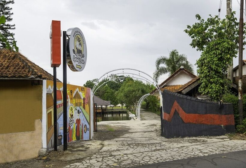 هتل Reddoorz Syariah At Bumi Eyang Enin Homestay Tasikmalaya
